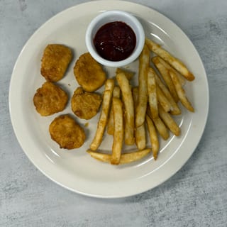Kids Chicken Nuggets & French Fries