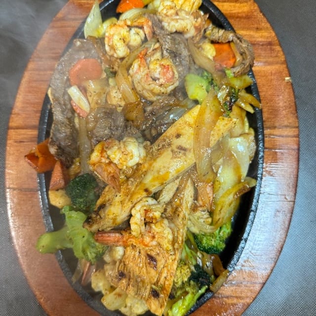 Mr. Ever Fit Parrillada Fajitas.